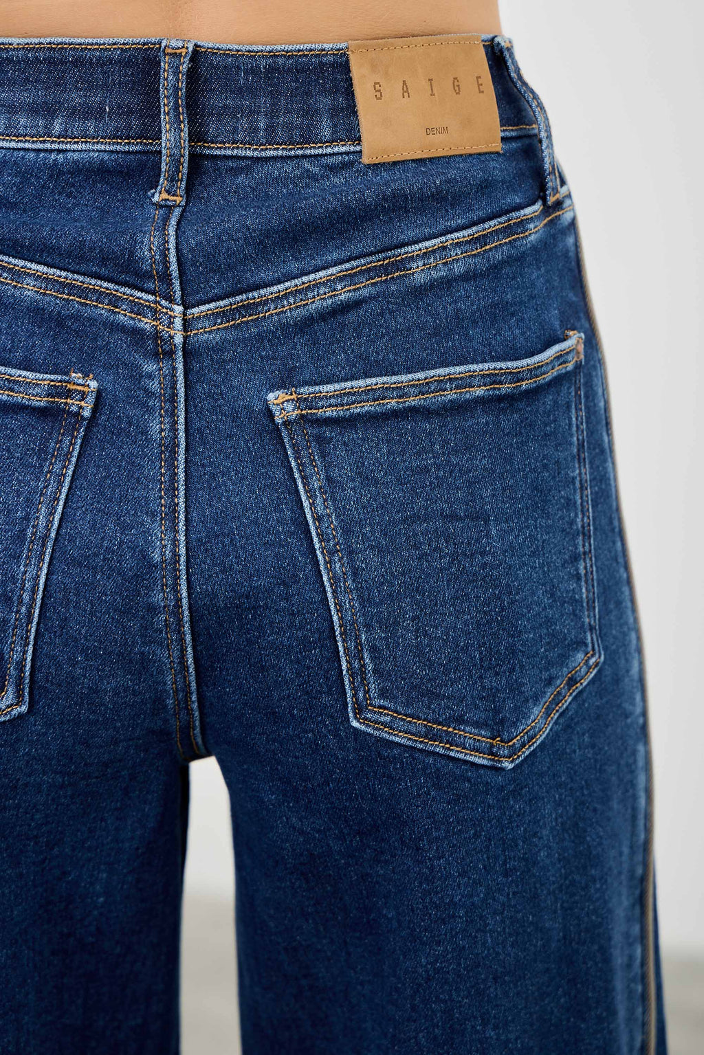 High Rise Barrel Jeans