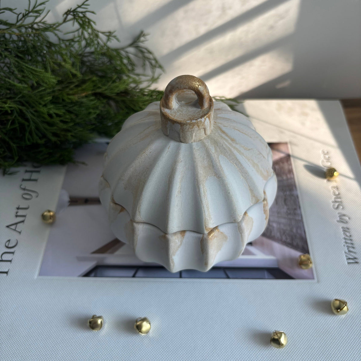 Aurora - Concrete Ornament Vessel
