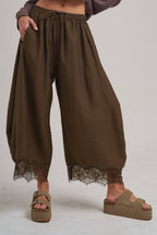 LIGHTWEIGHT BALLOON LEG PANTS WITH DELICATE LACE_JLB80092-01