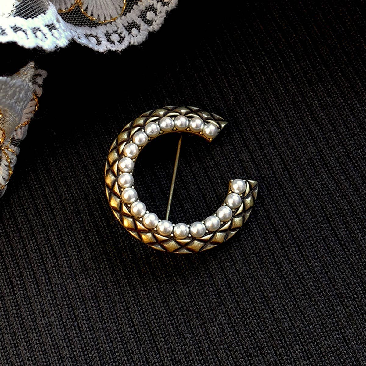 Vintage Pearl Brooch Pin