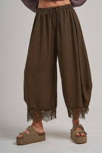 LIGHTWEIGHT BALLOON LEG PANTS WITH DELICATE LACE_JLB80092-01