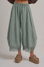 LIGHTWEIGHT BALLOON LEG PANTS WITH DELICATE LACE_JLB80092-01
