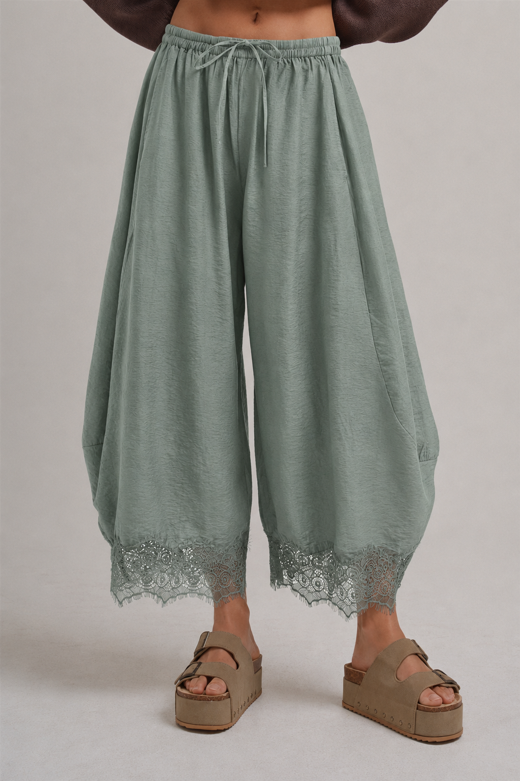 LIGHTWEIGHT BALLOON LEG PANTS WITH DELICATE LACE_JLB80092-01