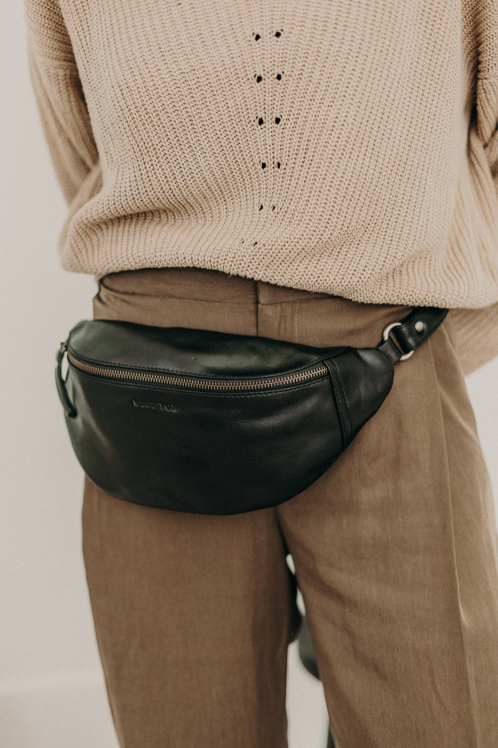 Indie Large Essential Leather Sling Bag