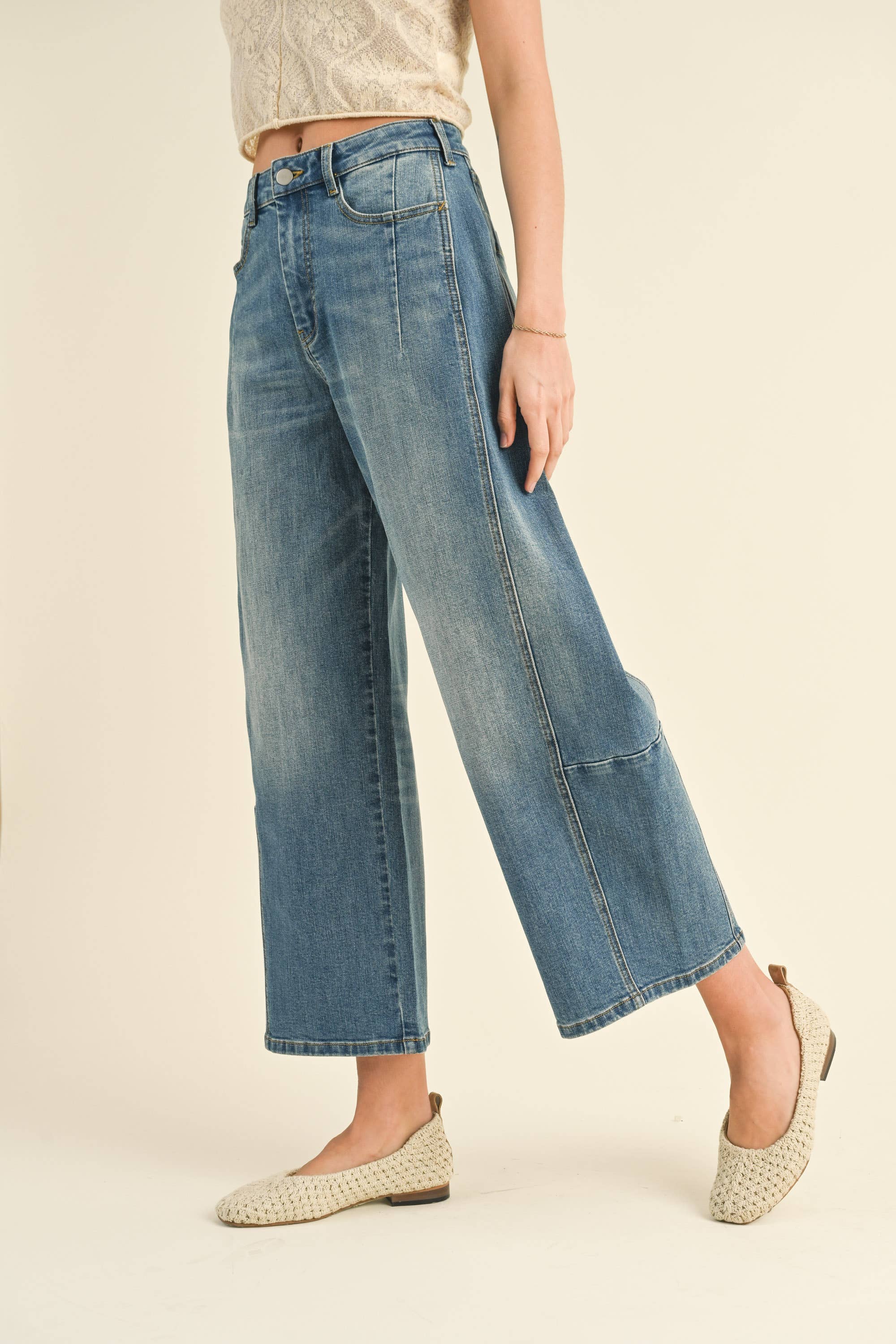 Loose Fit Cropped Denim
