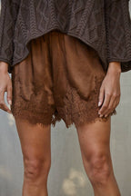 Lace Trim Woven Shorts – Pearl