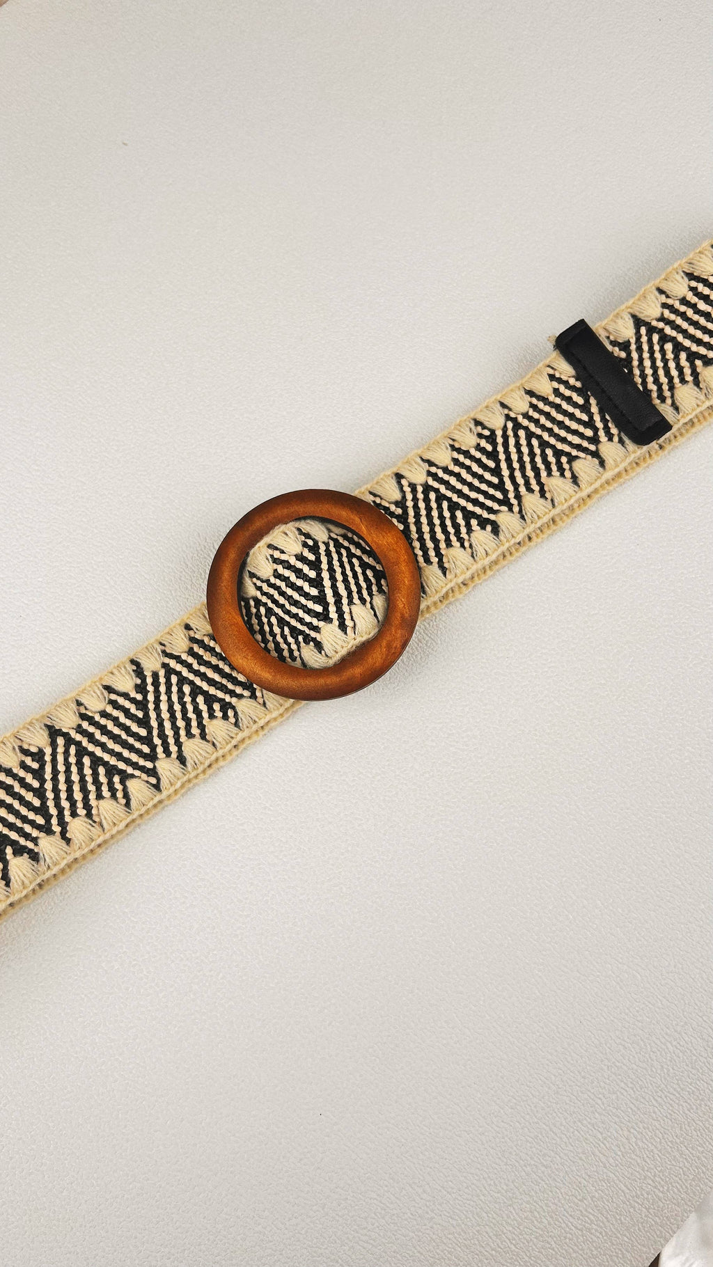 Whipstitch Raffia Belt with Wooden Round Buckle