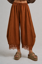 LIGHTWEIGHT BALLOON LEG PANTS WITH DELICATE LACE_JLB80092-01