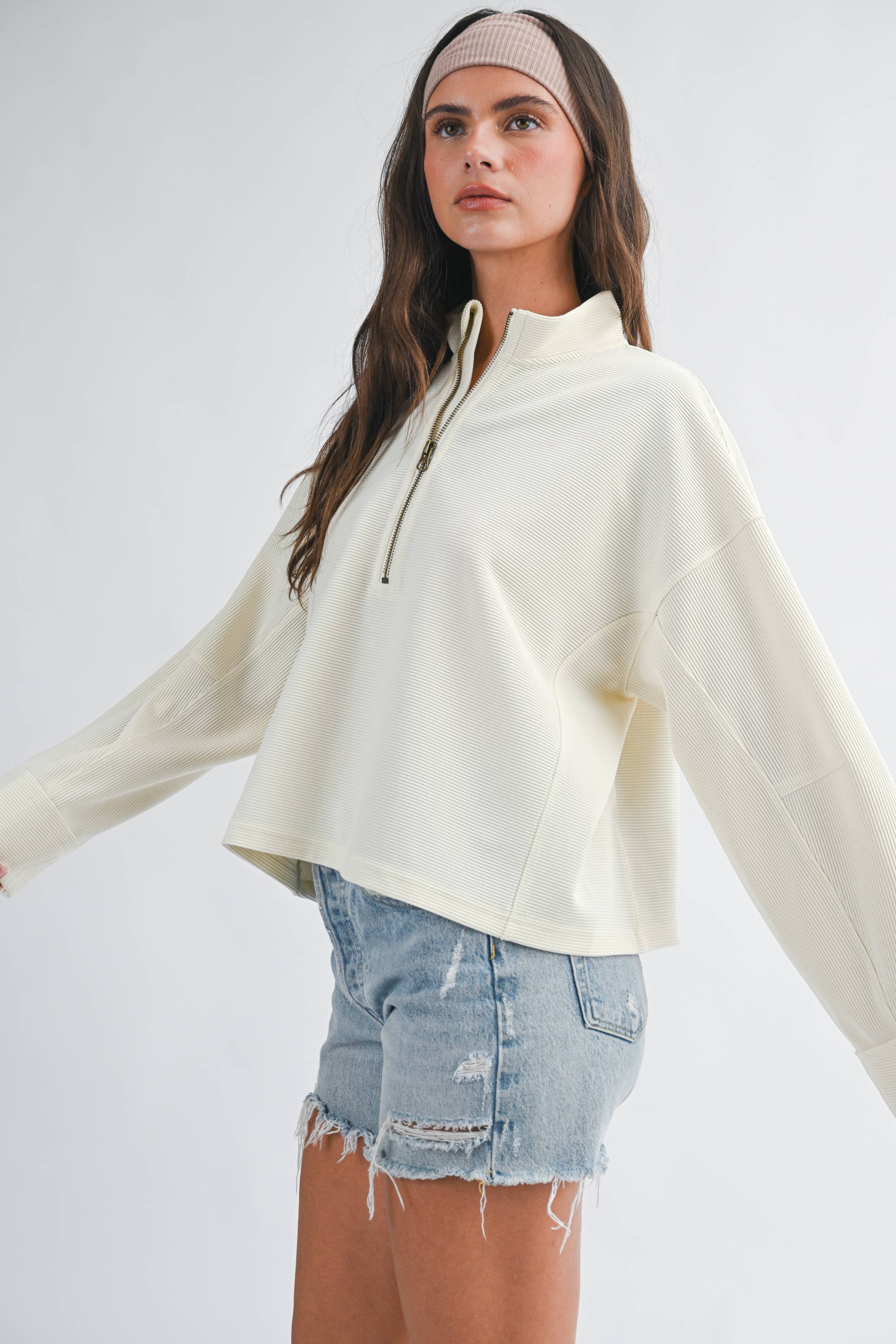 Ribbed Half Zip Cropped Pullover