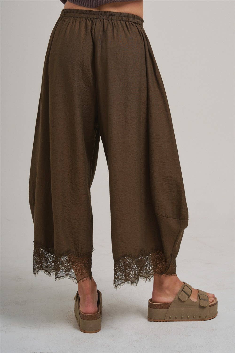 LIGHTWEIGHT BALLOON LEG PANTS WITH DELICATE LACE_JLB80092-01