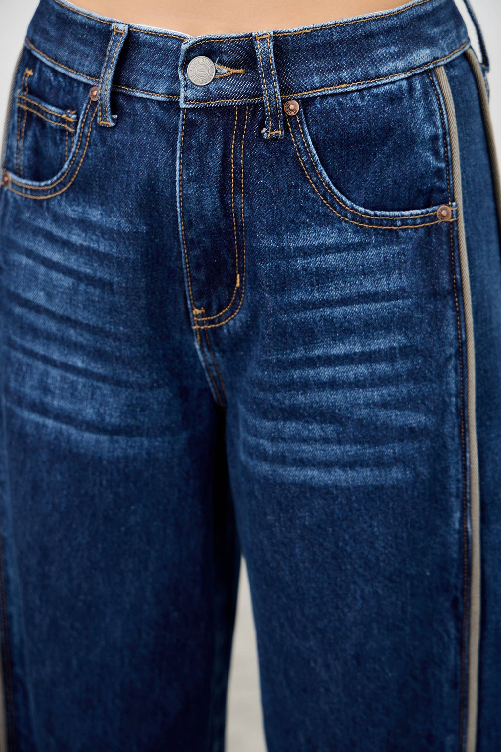 High Rise Barrel Jeans