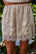 Lace Trim Woven Shorts – Pearl