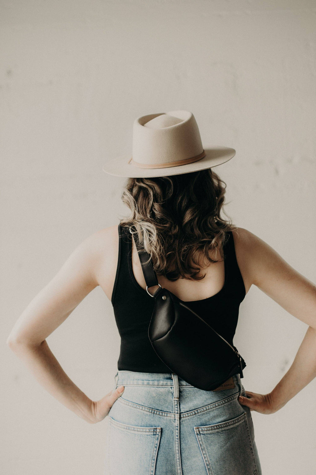 Ella Essential Leather Sling Bag